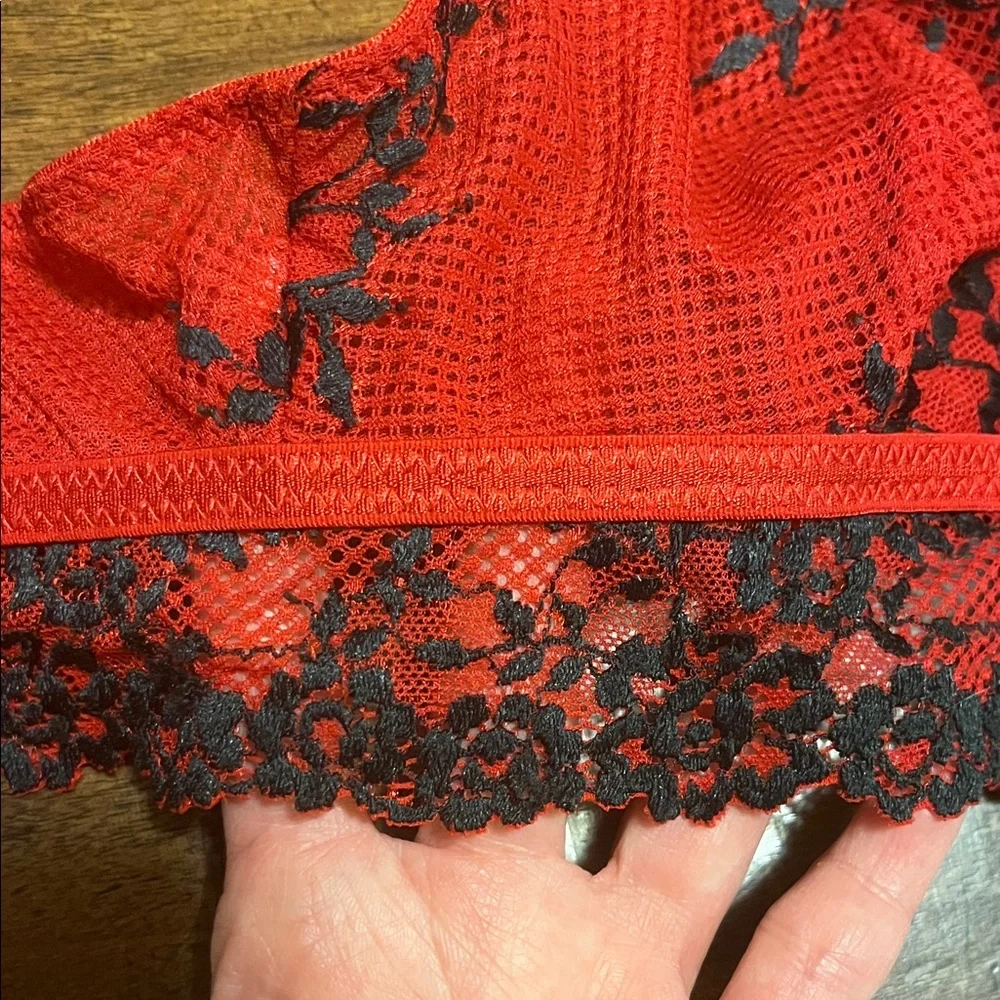 La Vie En Rose Semi-Sheer Red and Black Lace Bralette - Picture 9 of 10